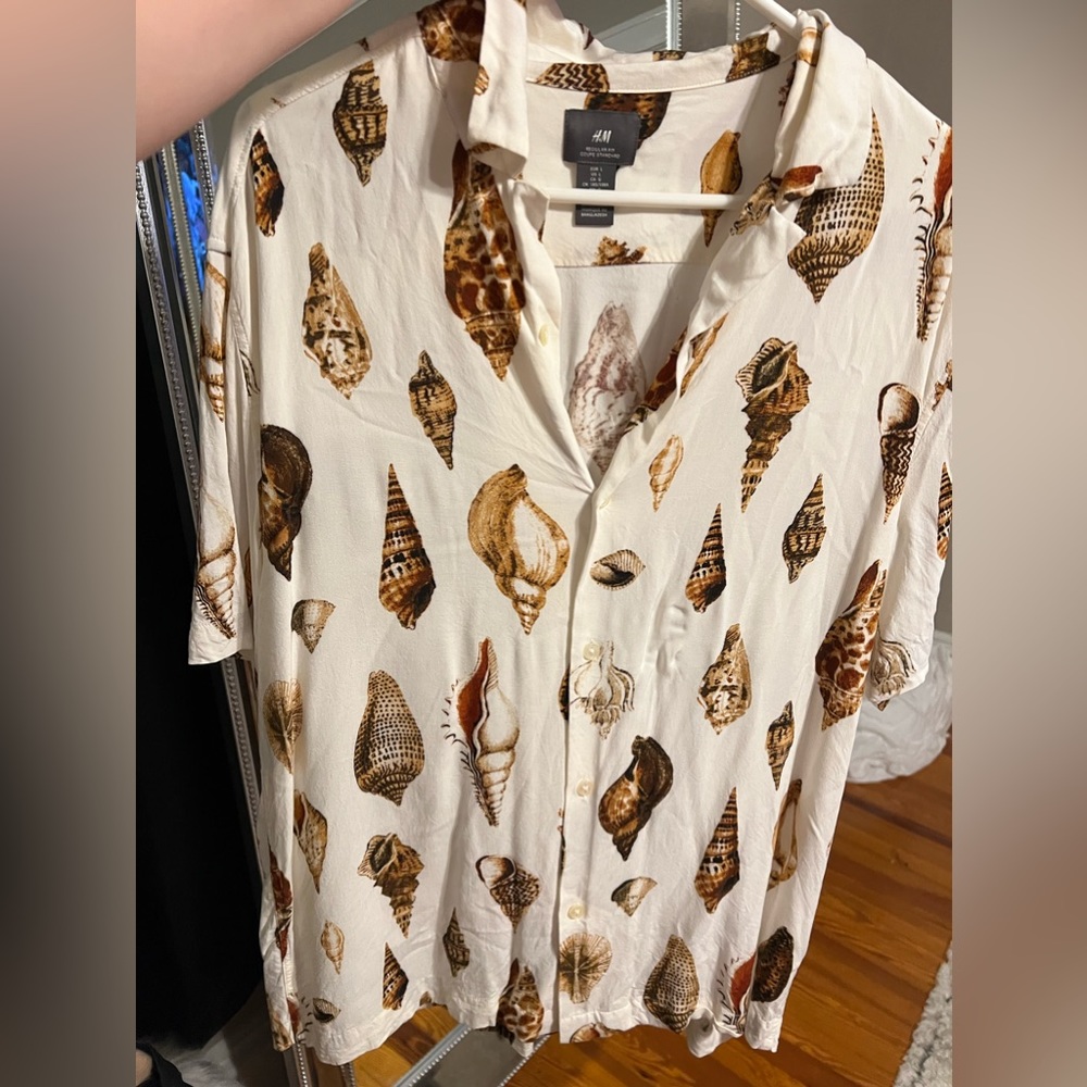 Button down shirt. Worn once, in perfect condition!